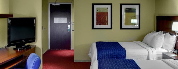 Queen Room Courtyard Fayetteville AR